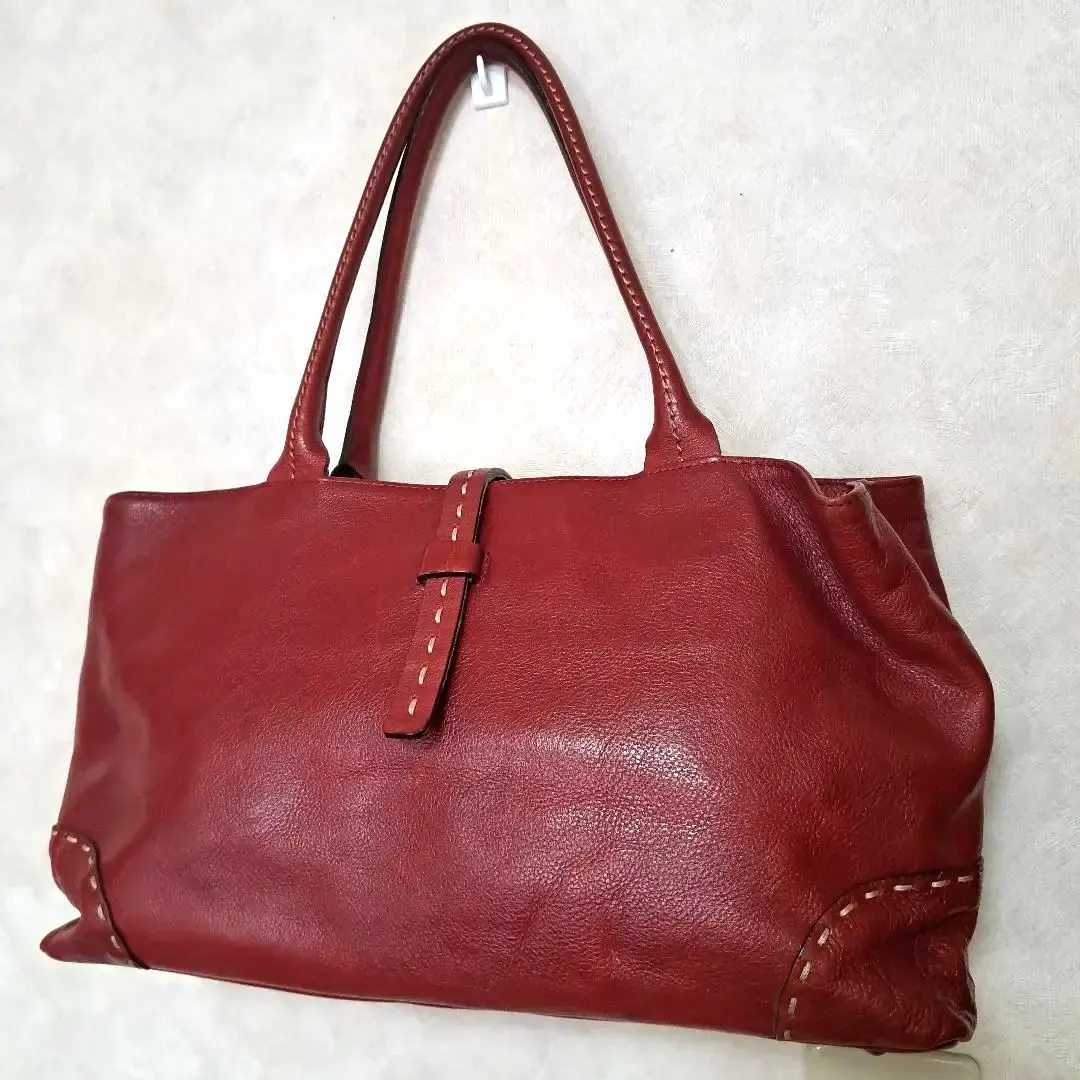 Thumbnail of Red leather shoulder bag