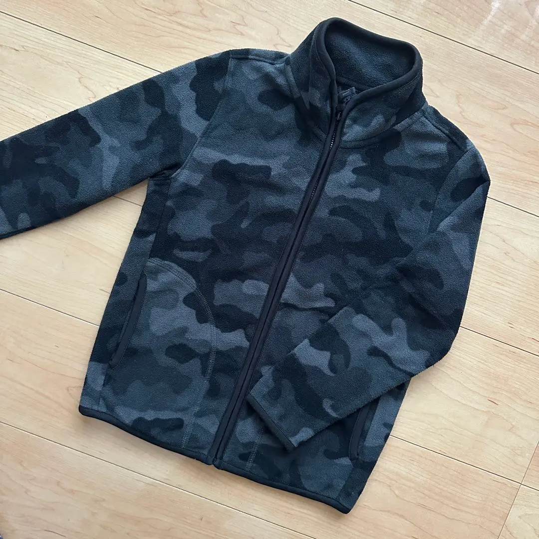 Thumbnail of Uniqlo Fleece, 120cm, Camouflage Pattern