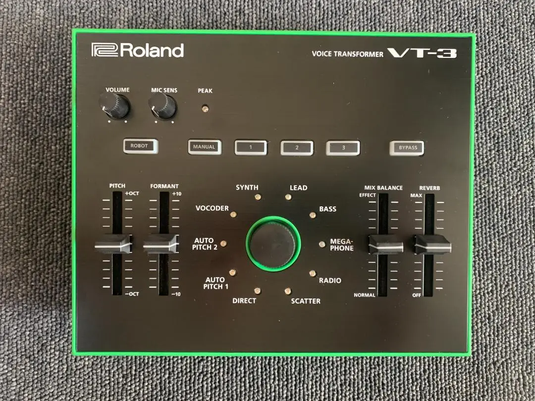 Roland VT-3 VOICE TRANSFORMER 中古 ROLANDのボイスエフェクター、VT-3のご紹介ページです。