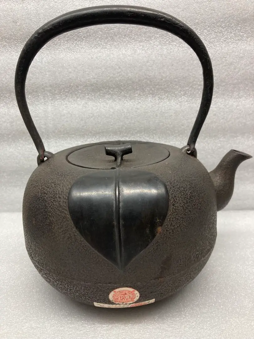 茶道具 釜 茶釜 風炉釜 筒釜 姥口（うばくち）横倉嘉山　 姥口釜 糸目模様 栗山園オンライン通販部 / 【出物】 立口筒釜 横倉嘉山