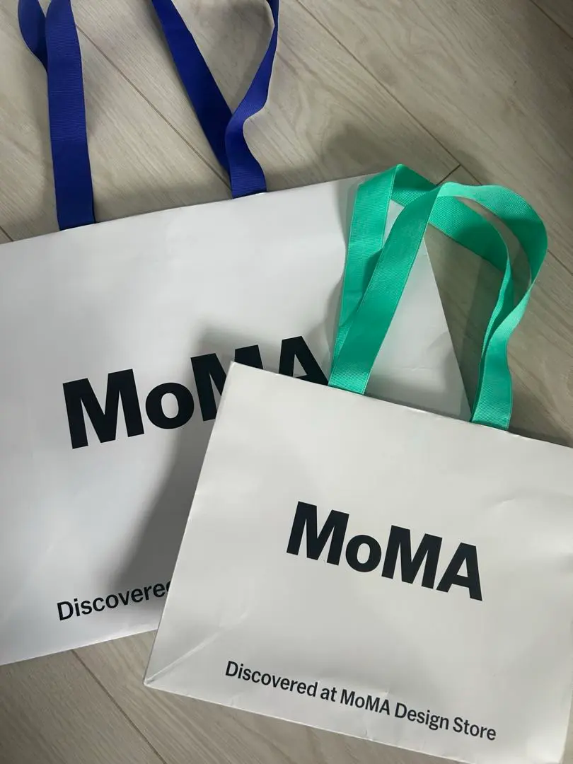 【MoMA】ショッピングバッグ 14袋（1枚 600円） 2025年最新】MOMA ショップ袋・ショッパーの人気アイテム - メルカリ
