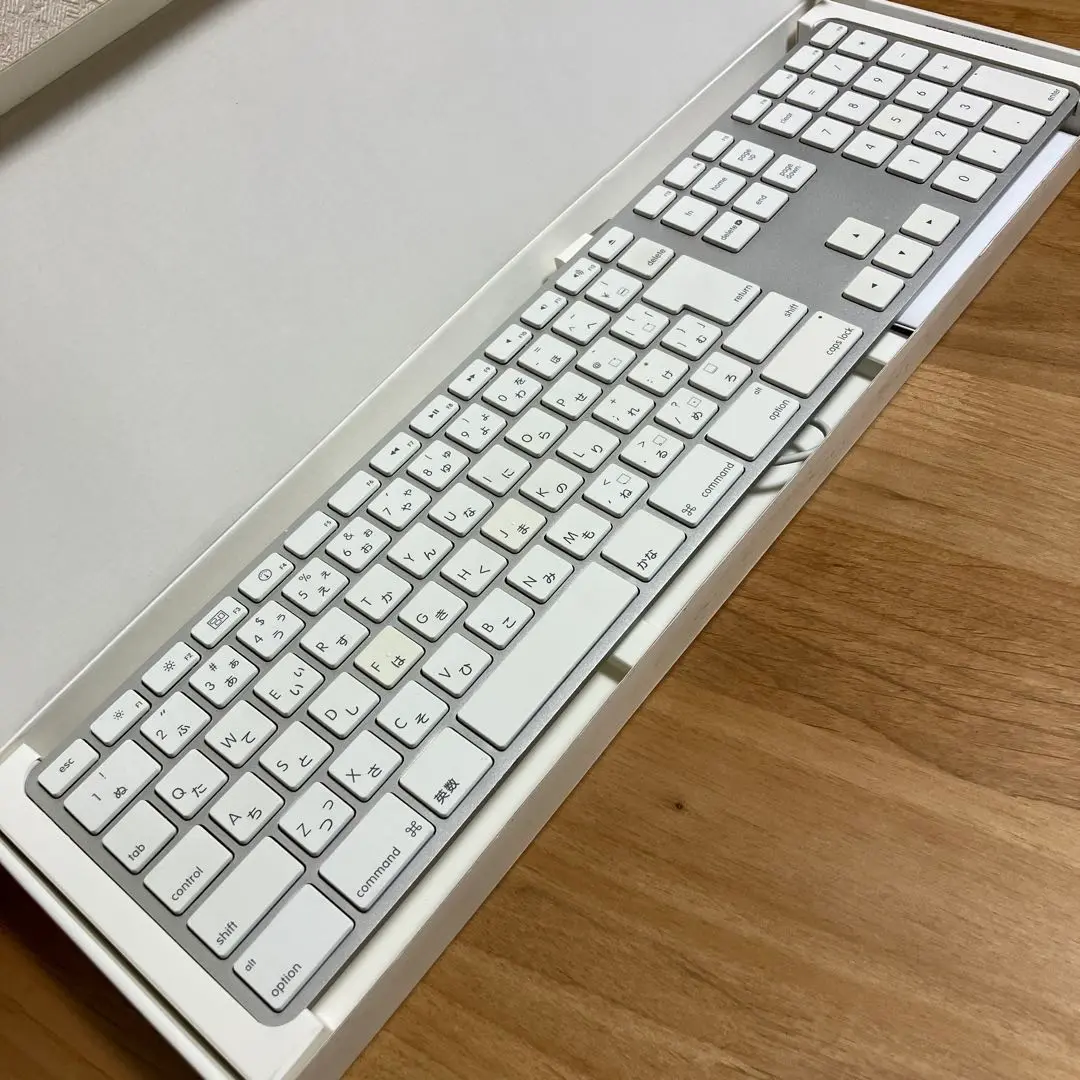 Apple - ぱら　Apple　新品 純正キーボード MB110J 中古品】Apple Keyboard JIS 日本語版 (テンキー付) [A_MB110J/B