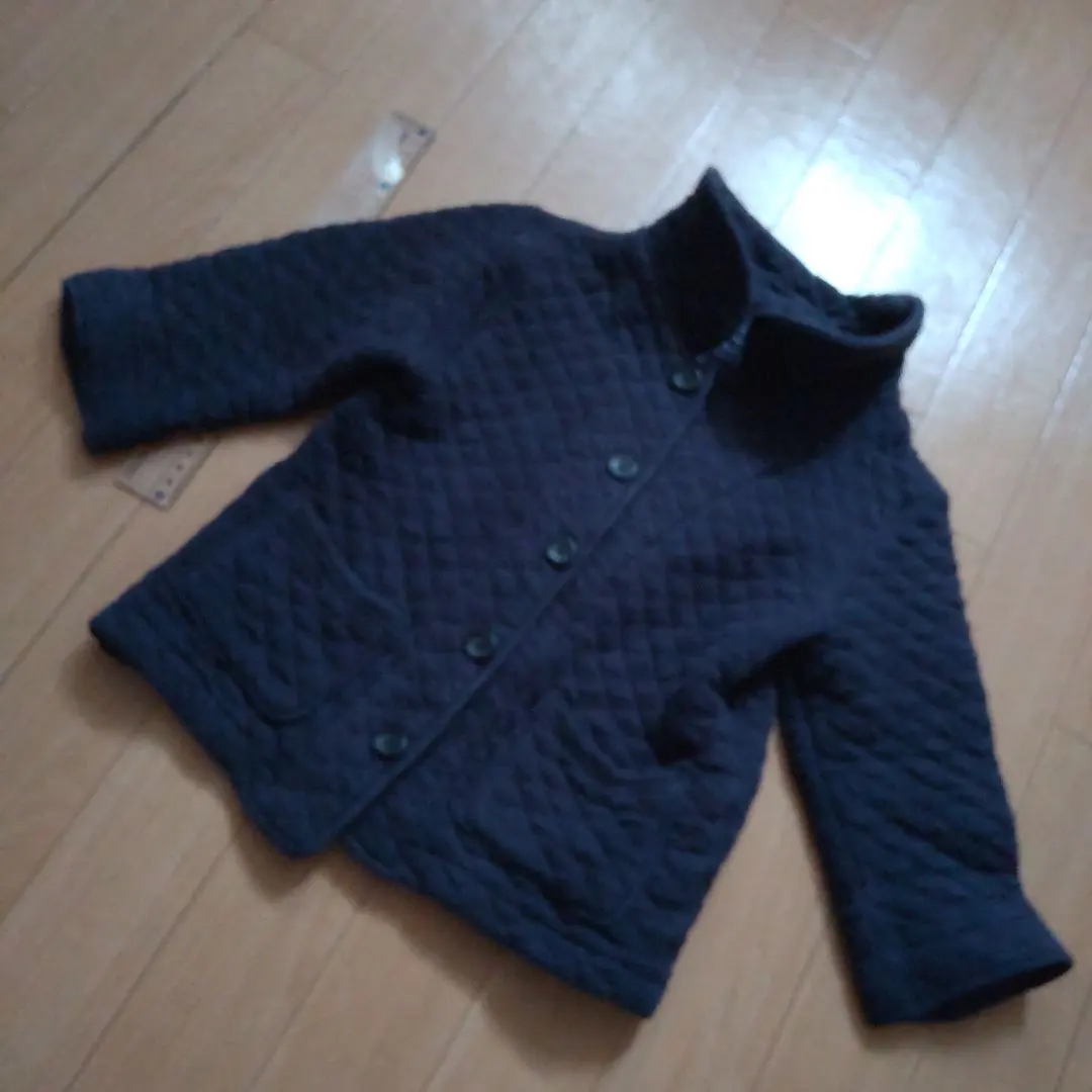 110公分尺寸深藍色、內側橫條紋、左右有口袋的上衣 的縮圖