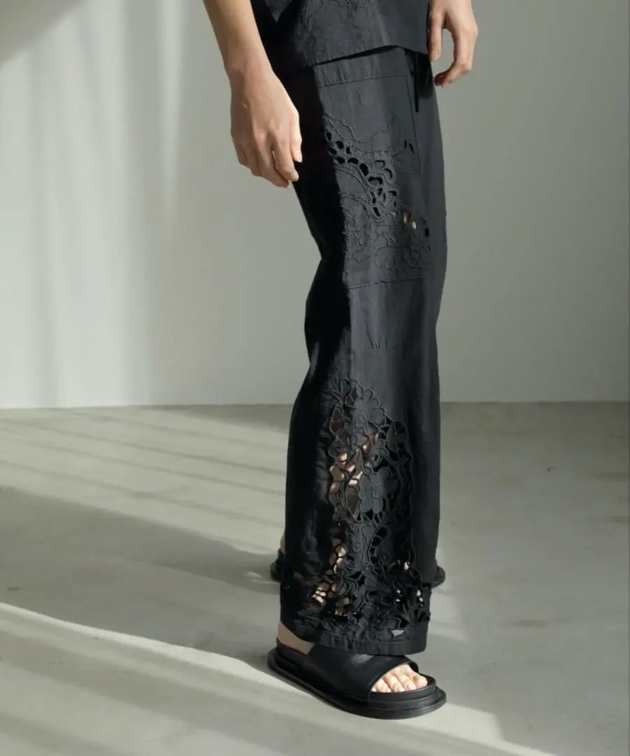 【完売商品！】アンヌーク Cutwork Lace Pants サイズ36 2025年最新】アンヌーク cutwork lace pantsの人気アイテム