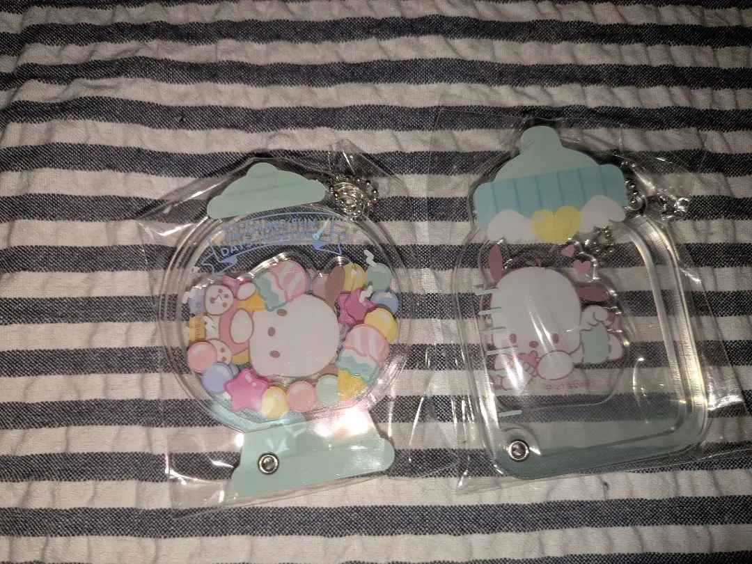 Thumbnail of Pochacco merchandise bundle: keychains