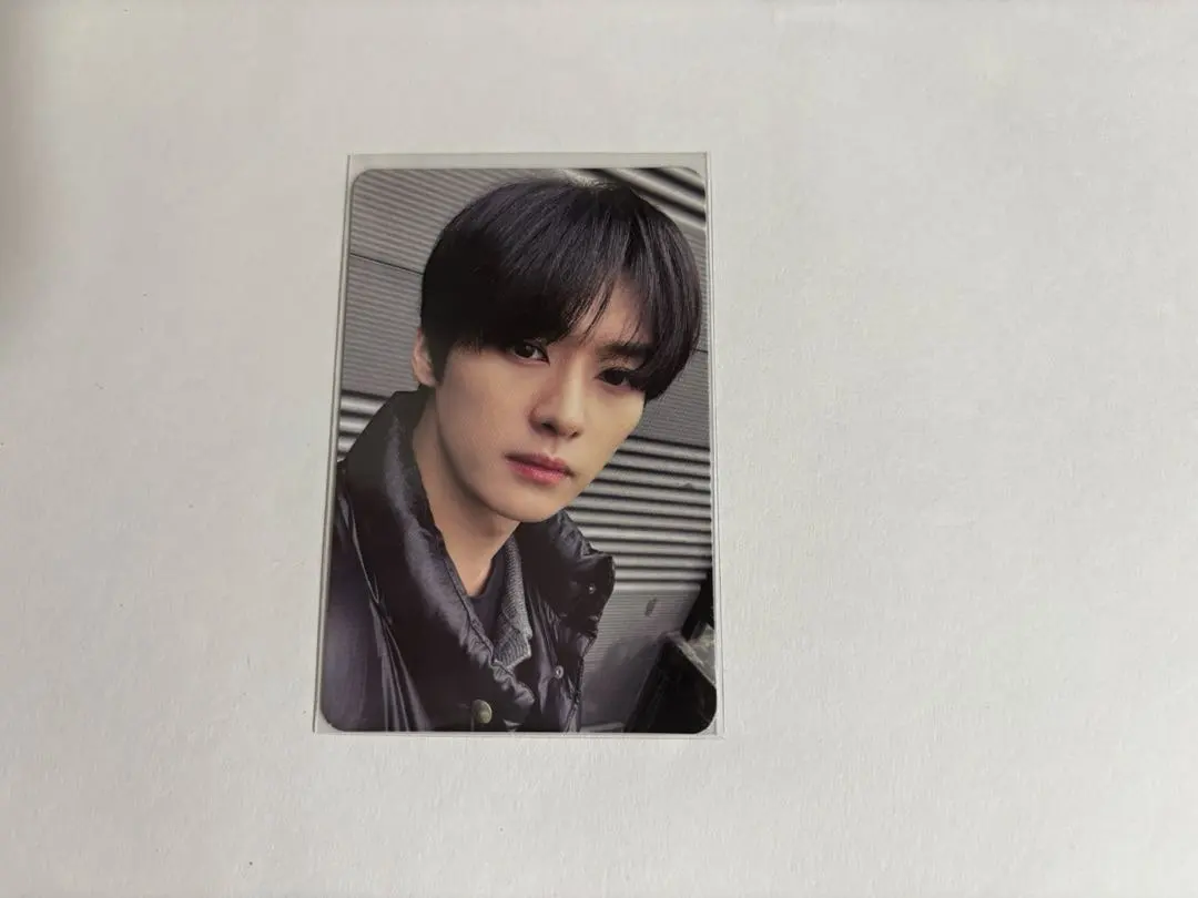 Thumbnail of Lee Know (Rino) Stray Kids (Skz) aladin (Aladdin) bonus trading card (photocard) ate (likely a typo, possibly meant "Ateez" or a similar group)
