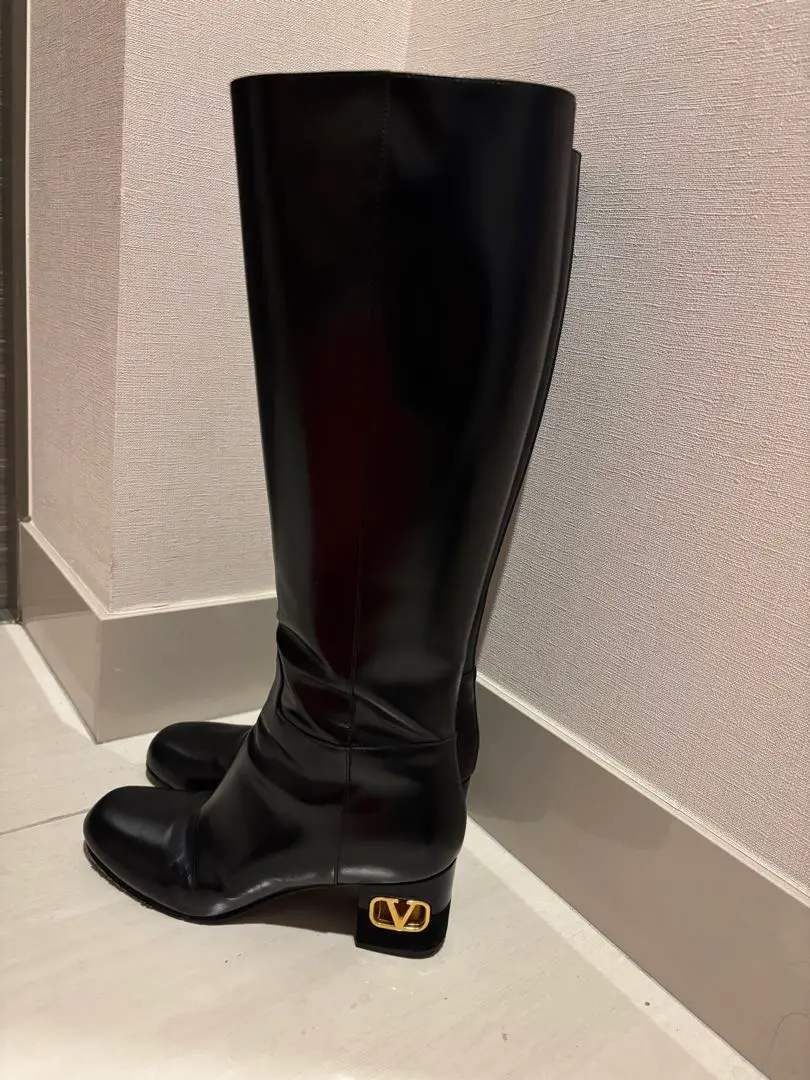 ▲ブラック【国内正規品】【美品】ヴァレンティノ ロングブーツ スタッズ VALENTINO(ヴァレンティノ) ロングブーツ(レディース) - 海外