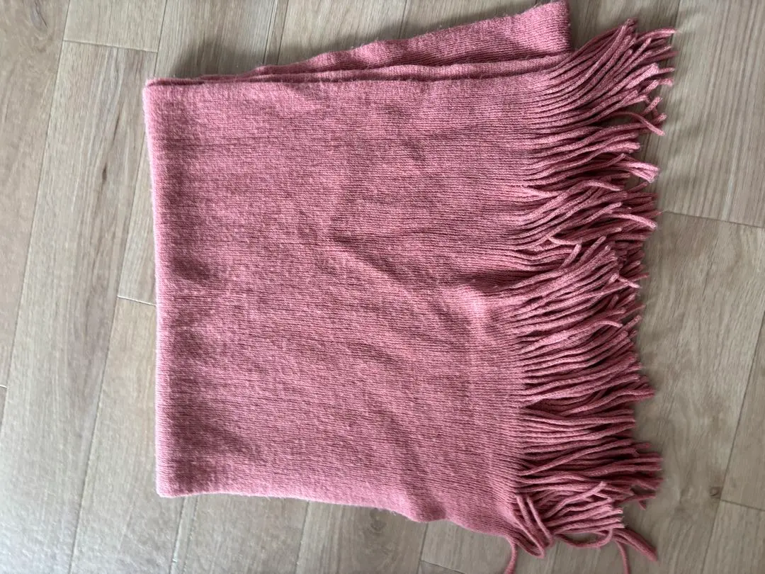 Thumbnail of Pink muffler