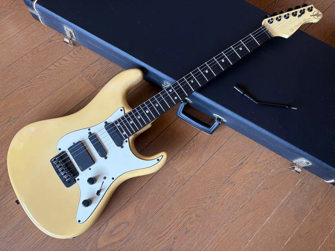 Valley Arts M Series headstock - Valley Arts Guitars Pre