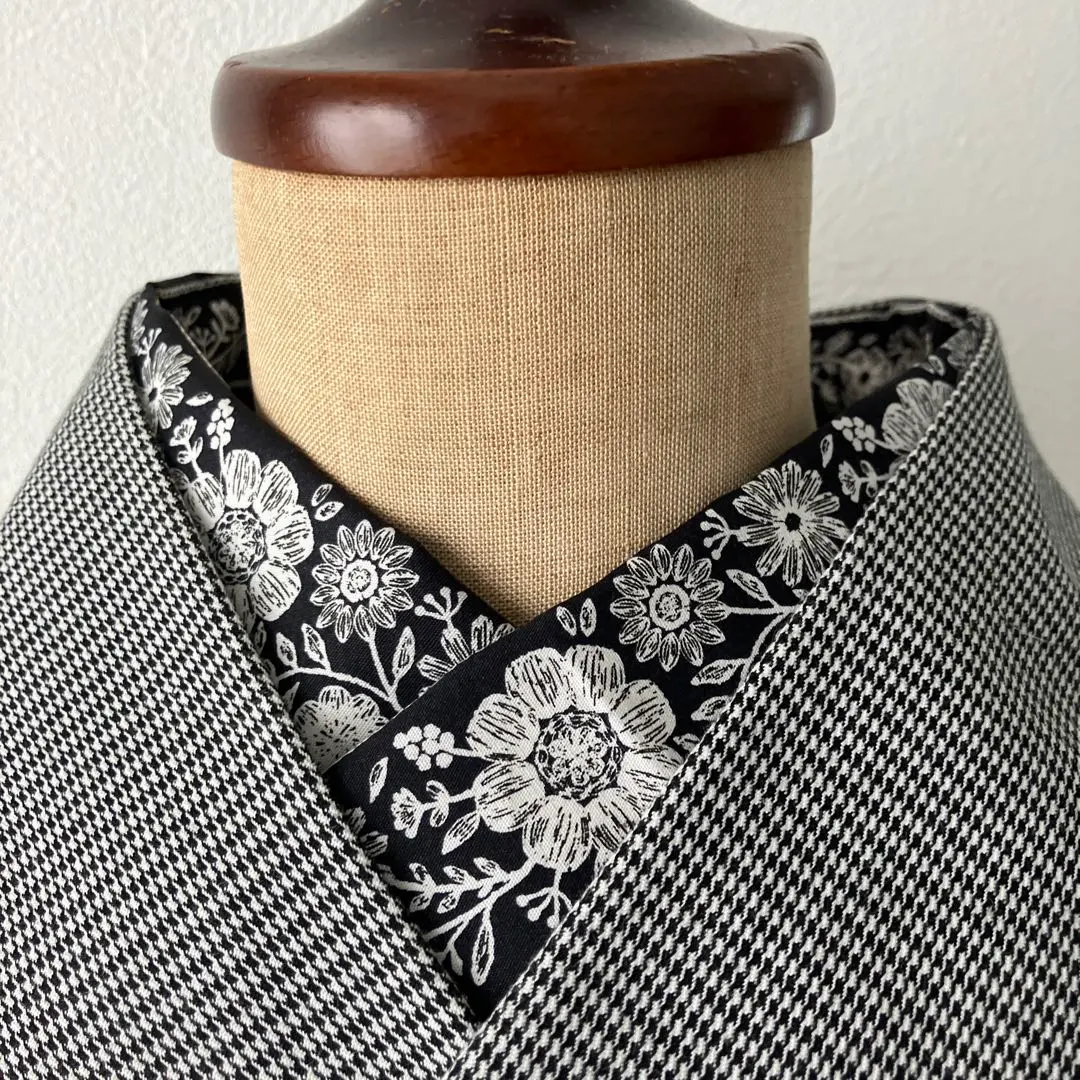 半襟 黑底米色花卉邊框印花 手工製作 的縮圖