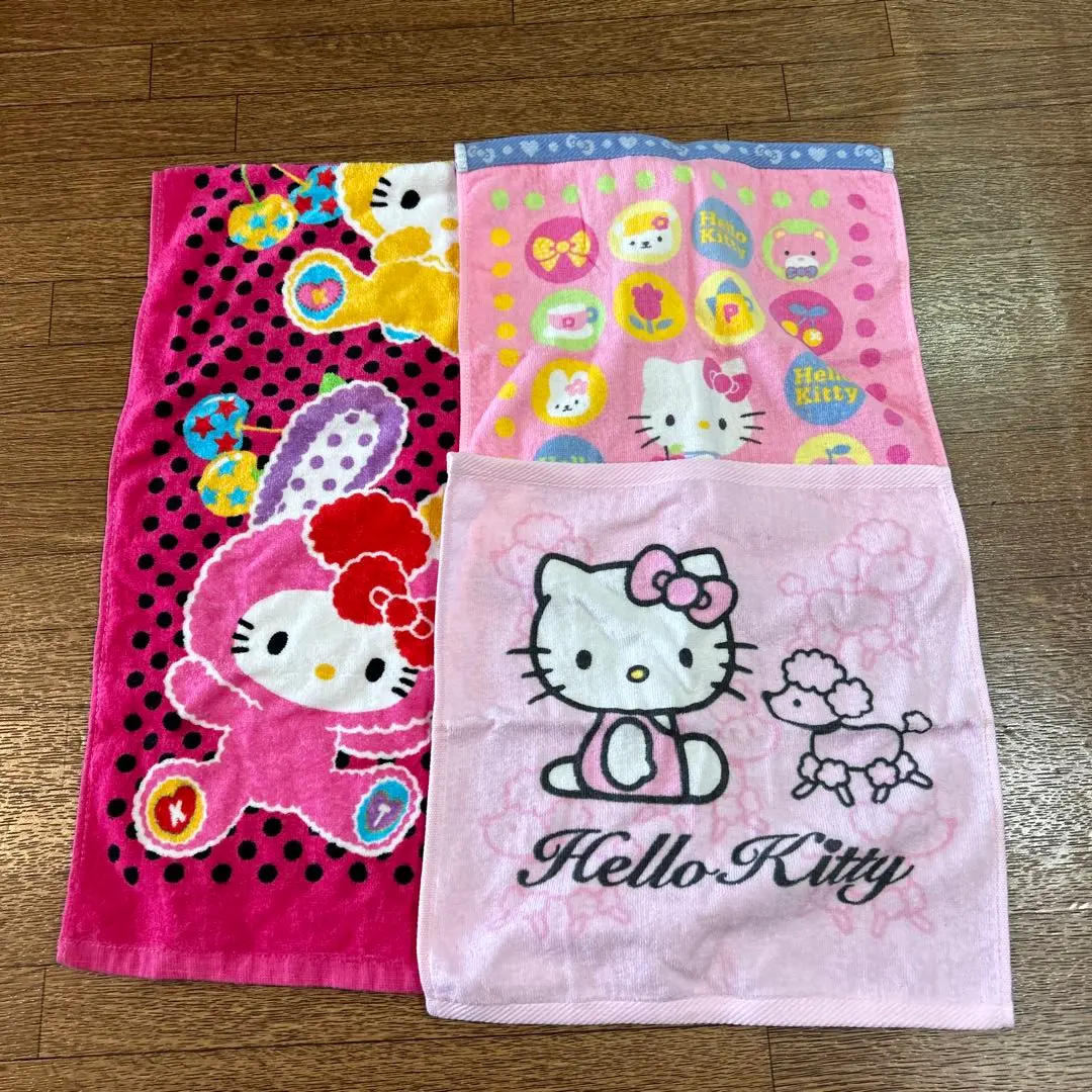 Thumbnail of Hello Kitty Towel Set - New