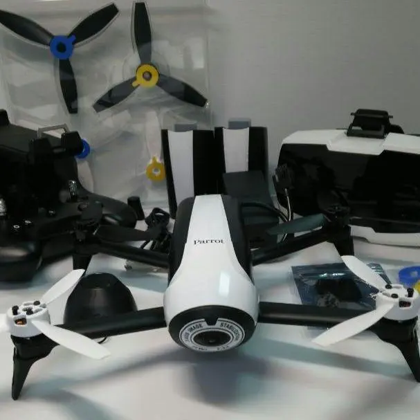 ドローン Parrot Bebop 2 フルセット（キャリーバッグ付き） 51vpbd9RVXL._UF350,350_QL50_.jpg
