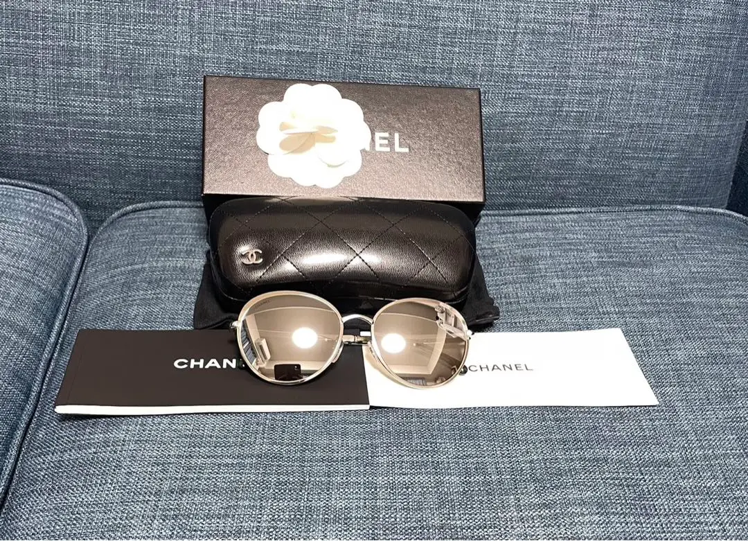 Chanel シルバークリアサングラス 2025年最新】CHANEL カラー：シルバー系 サングラスの人気