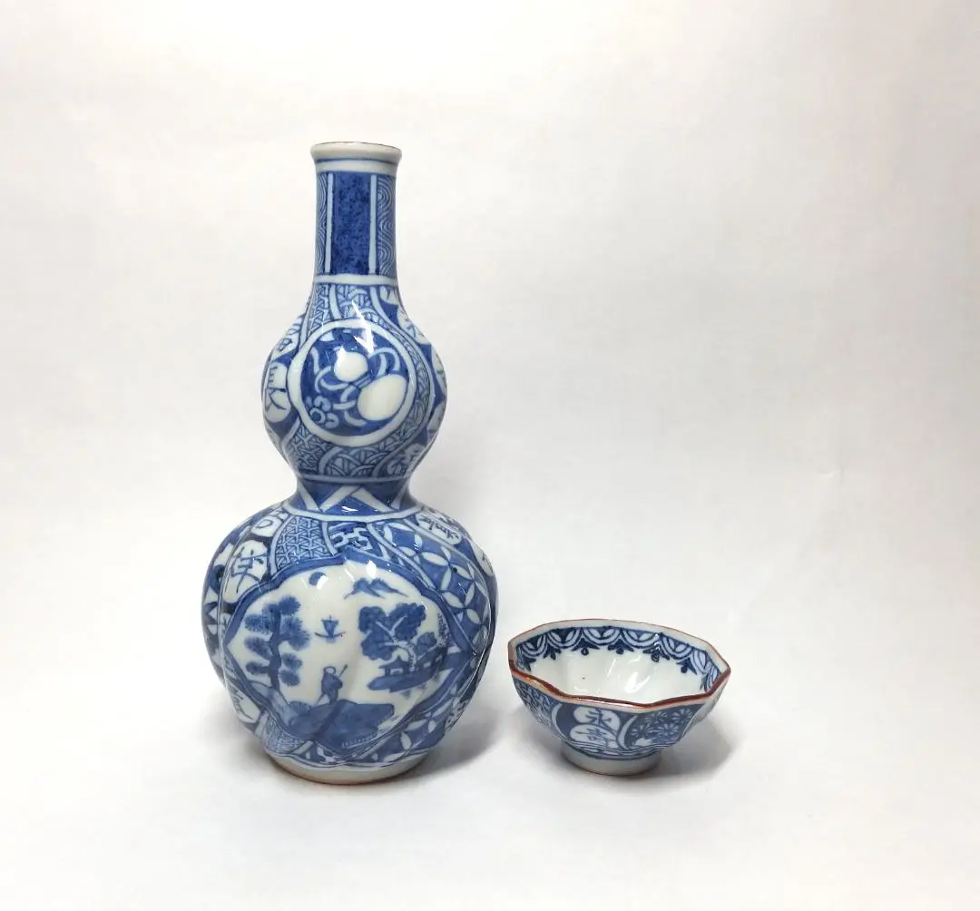 青磁　花入　花瓶　3代目　諏訪蘇山6 諏訪蘇山【青磁小魚紋花入】買取実績｜日晃堂 買取実績