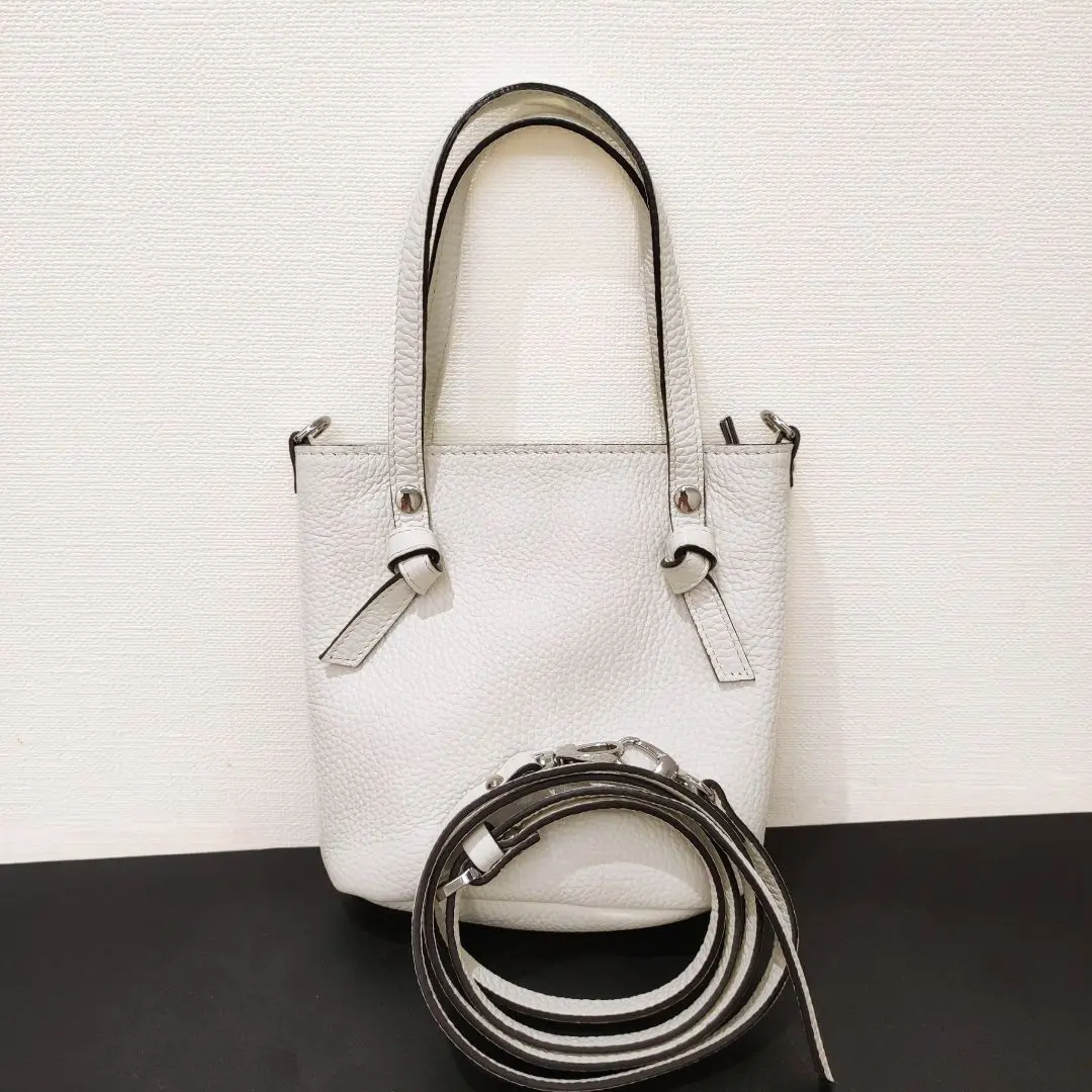 【未使用タグ付き】バーニーズニューヨーク 2way 3層 パンチング レザー 白 公式通販 バーニーズ ニューヨーク｜BARNEYS NEW YORK ONLINE STORE
