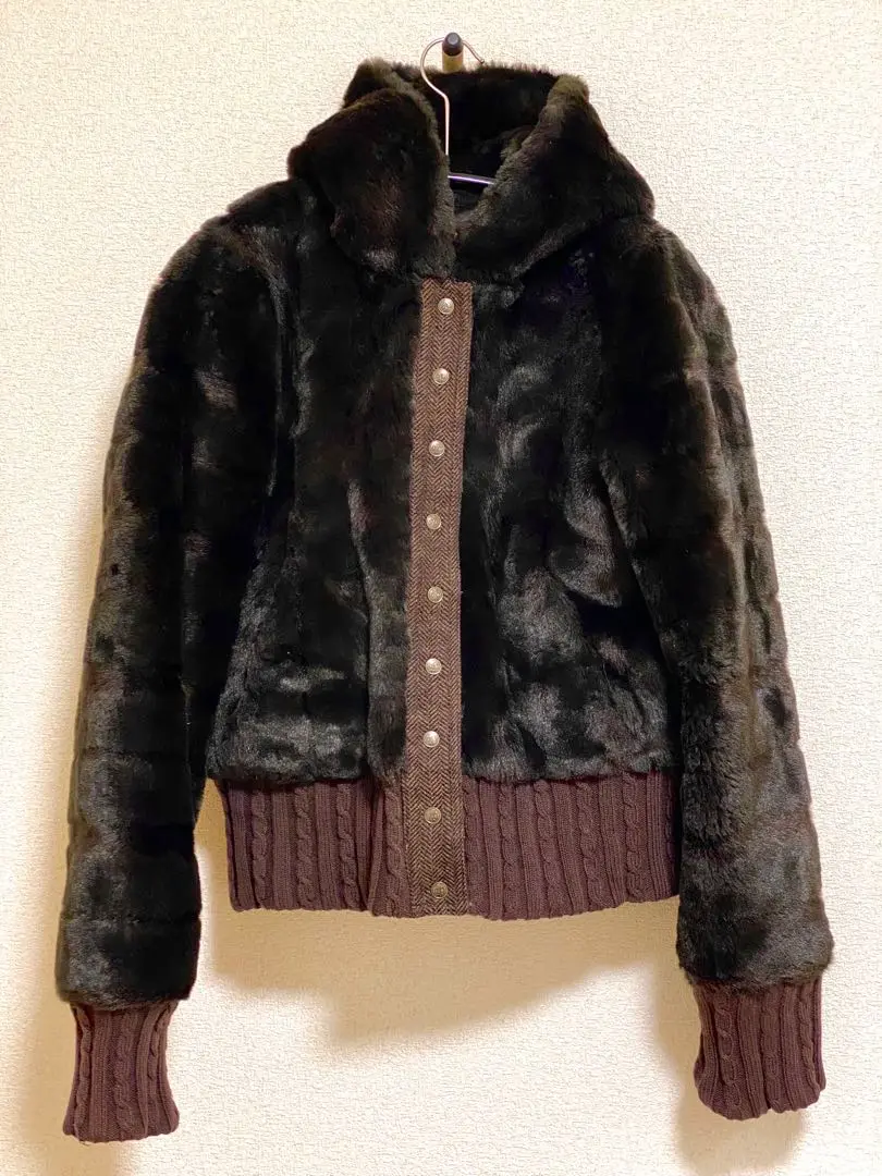 美品　JUICY COUTURE チンチラ風グレー ファーコート ボタン付き 美品JUICY COUTURE チンチラ風グレー ファーコート ボタン付き