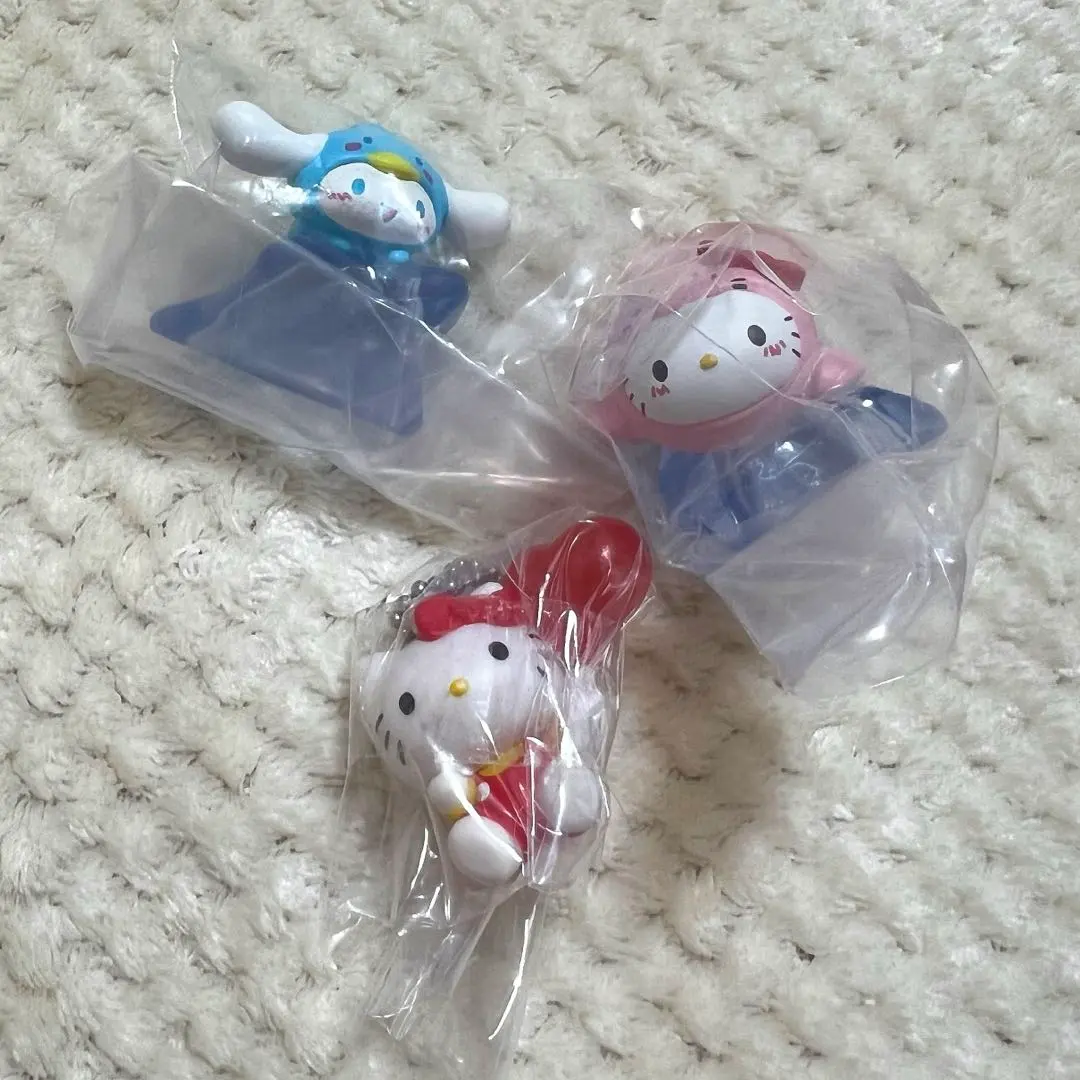 Thumbnail of Sanrio Characters Tsururin Antarctic Figure Color Collection Charm Red