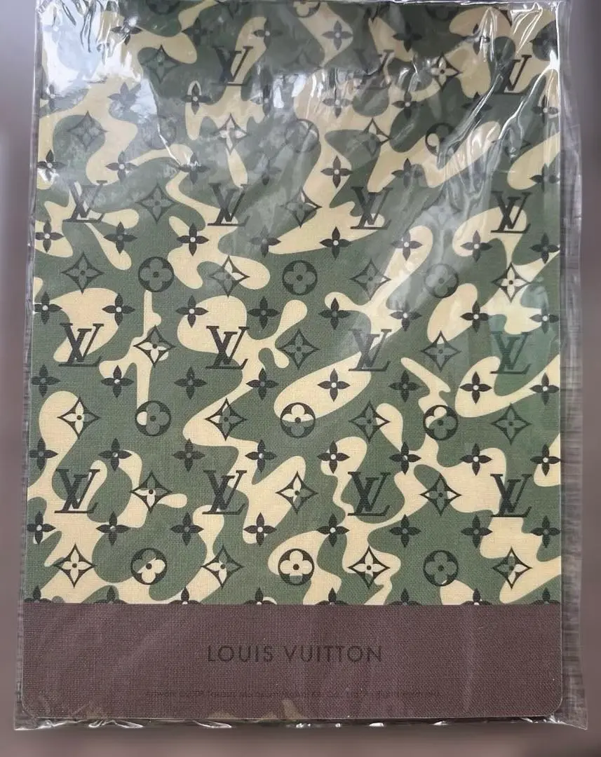 LOUIS VUITTON カモフラージュ マウスパッド 人気提案 Tokyo Numero グリーン モノグラモフラージュ 迷彩柄