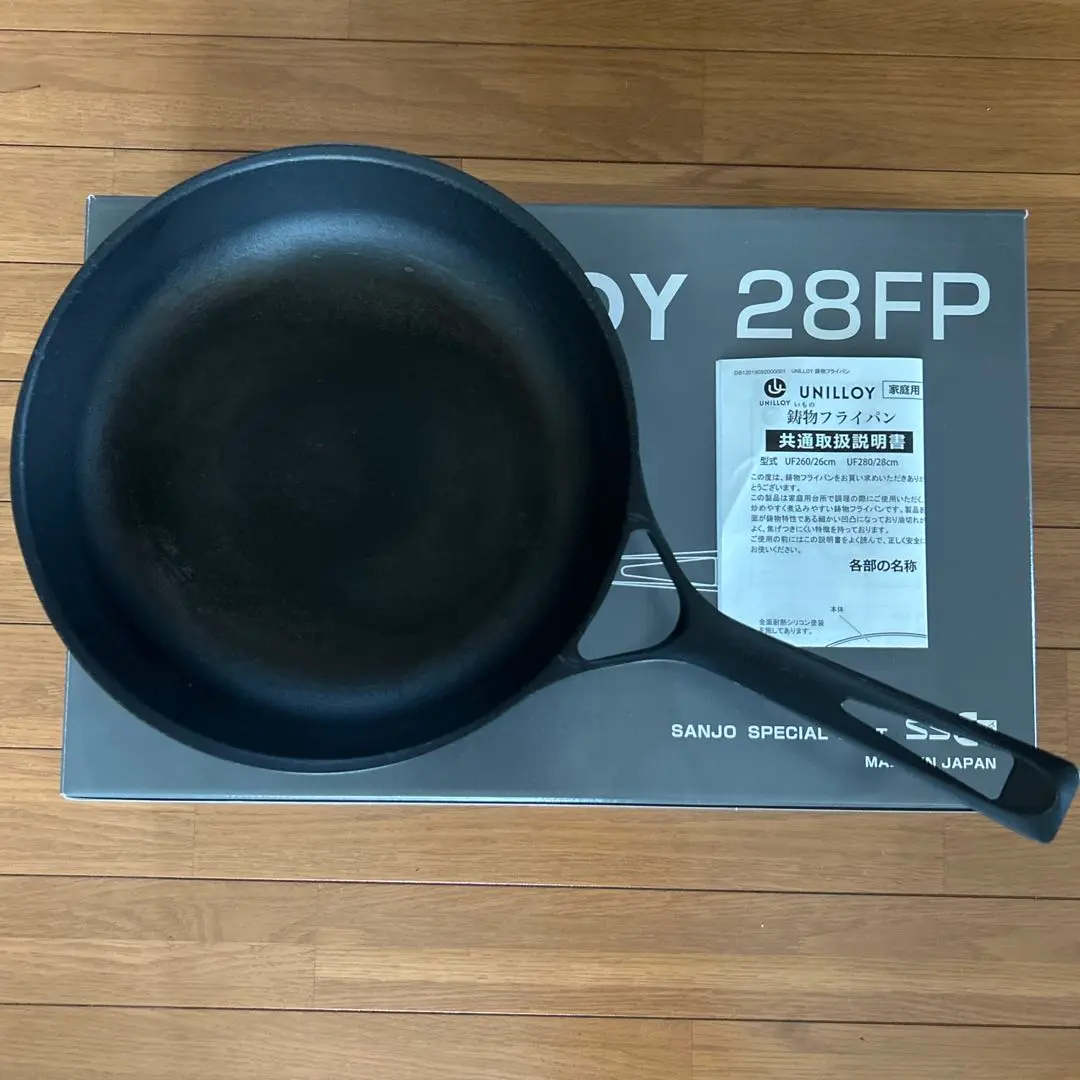 新品未開封！ユニロイ　フライパン UNILLOY鋳物フライパン | UNILLOY | ユニロイ 世界一軽い、鋳物