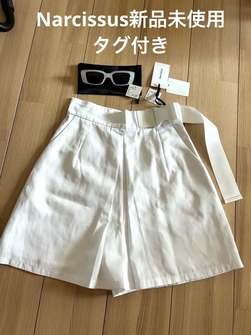 Narcissus シンプルショートパンツ ホワイト　美品 2025年最新】ナルシス レディース ショートパンツ・ハーフパンツ