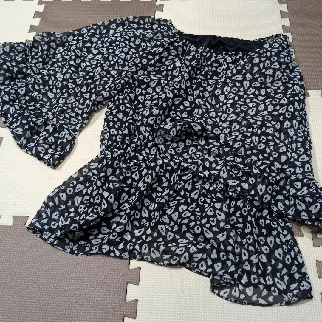 Thumbnail of Leopard Print Chiffon Blouse, Short Sleeves (5/4 length), Size M, New with Tags