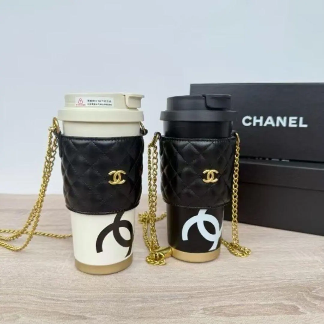 CHANEL ノベルティ　水筒　中古 CHANEL ノベルティ 水筒 未使用 - メルカリ