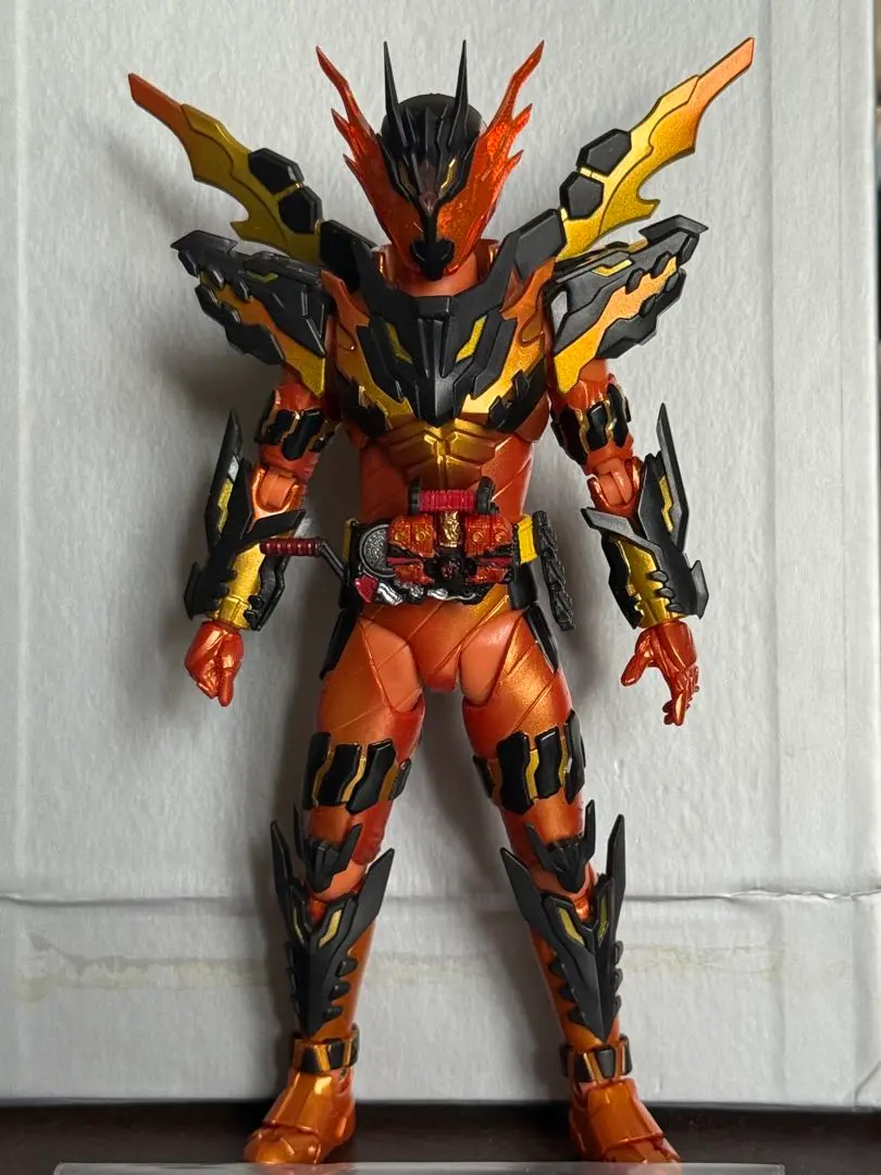 S.H.フィギュアーツ 仮面ライダービルド クローズマグマ 輸送箱 未開封 Yahoo!オークション - 輸送箱未開封【バンダイ S.H.Figuarts