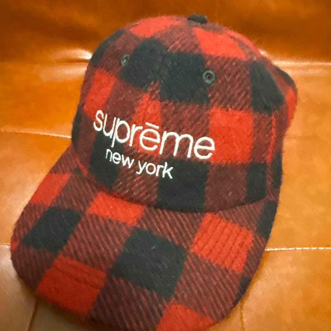 Supreme パターンキャップ 赤黒 Supreme キャップ 黒 赤ロゴ - メルカリ