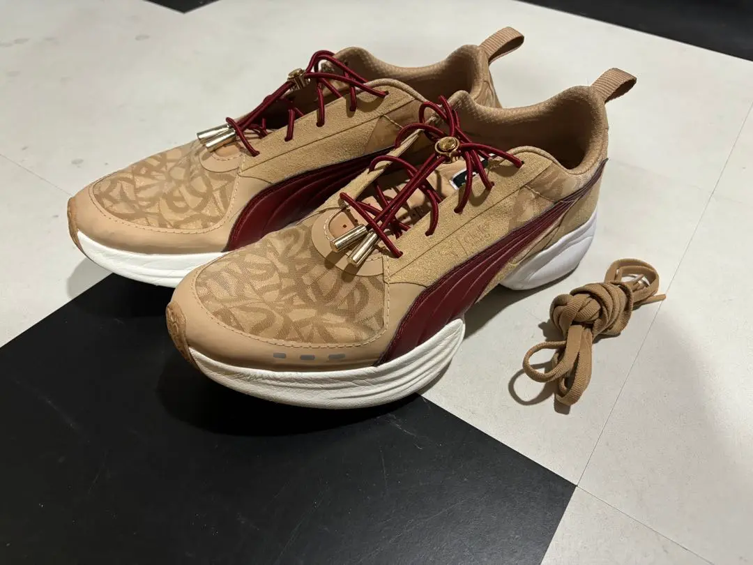 専用PUMA ciele プーマ シエル スニーカー ホワイト/ベージュ/レッド 2025年最新】CIELE pumaの人気アイテム - メルカリ