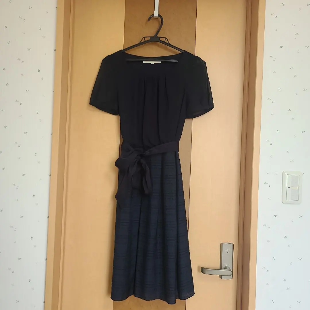 Thumbnail of NATURAL BEAUTY Navy Short Sleeve Knee-Length Dress 36