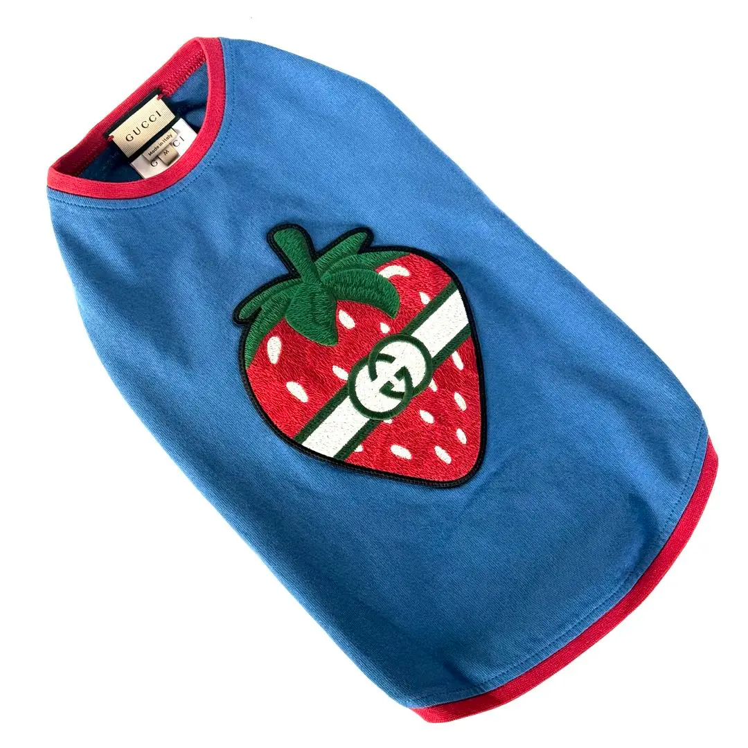 GUCCI グッチ 犬用 服 セーター XS イチゴ ストロベリー 柄 グッチ初「ペットコレクション」誕生、“イチゴ モチーフ”ウェア