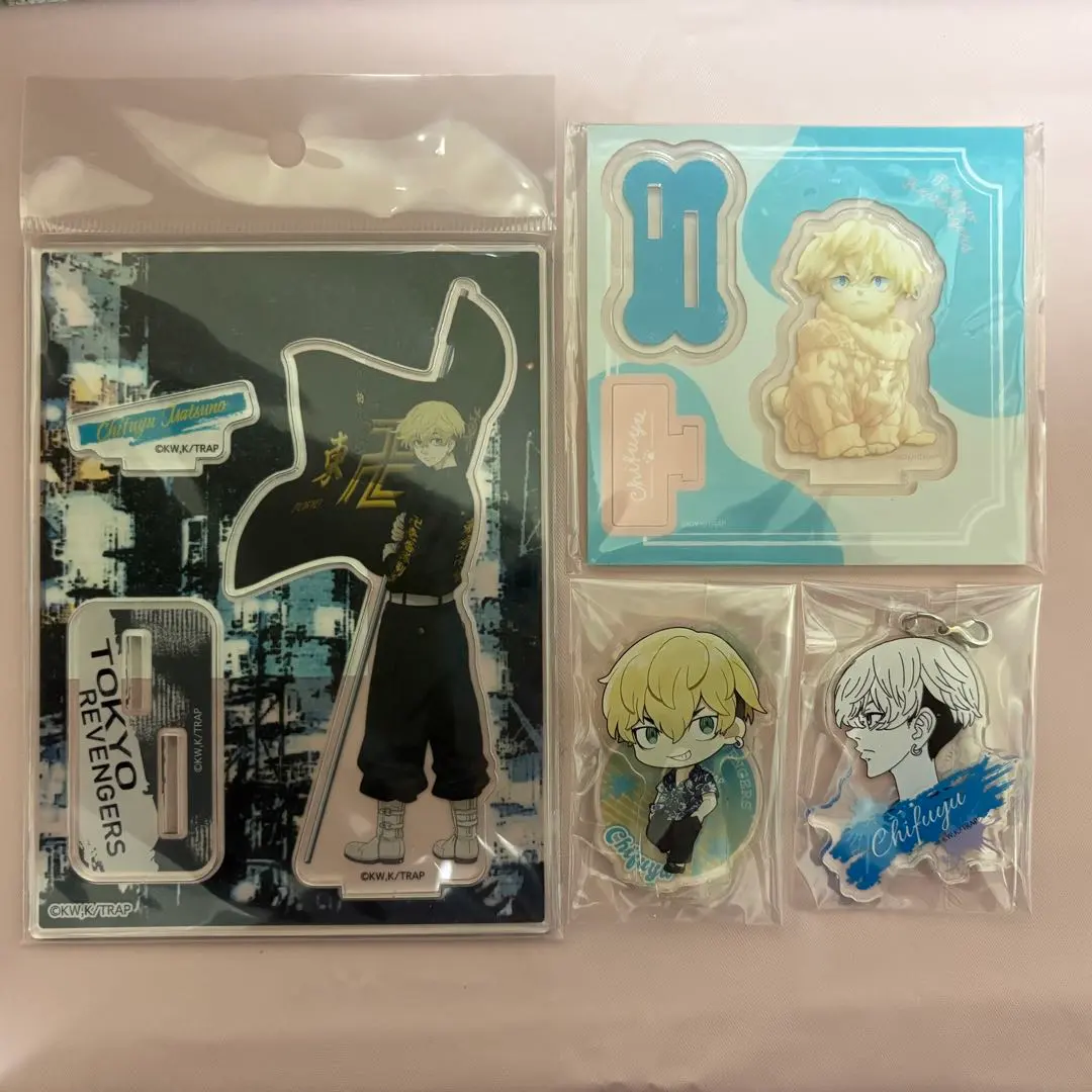 Thumbnail of Tokyo Revengers Chifuyu Acrylic Stand Set of 4