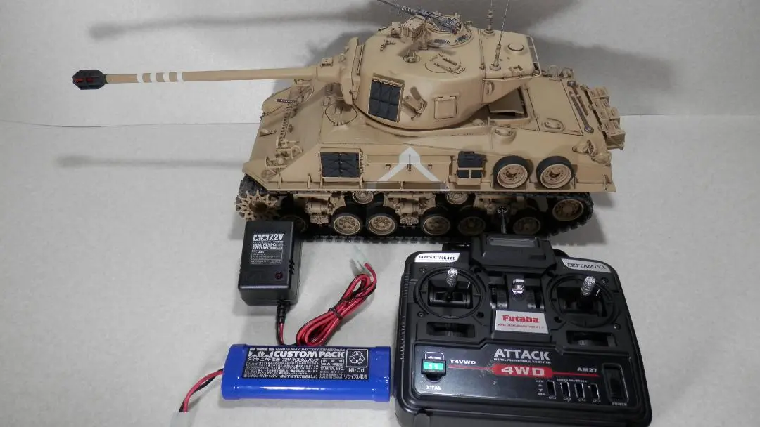 タミヤ 1/16RCタンク組立キット M4シャーマン （105mm榴弾砲搭載