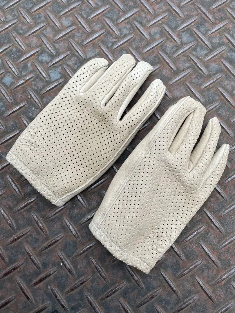 ランプグローブス　新品未使用グレージュMサイズ lampgloves LAMP GLOVES ランプグローブス グローブ レザー
