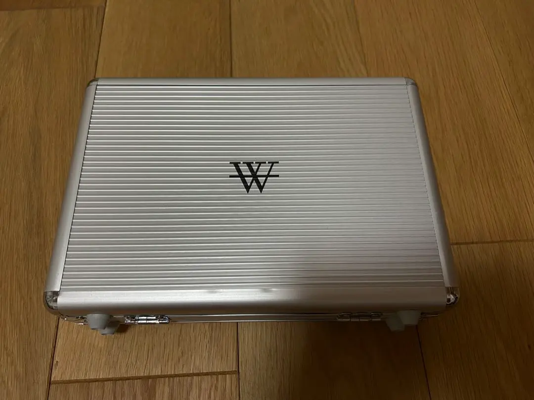 世界のヨコサワ ポーカーセット アルミケース入り オリジナルポーカーセット オリジナルポーカーセット – World Wide Yokosawa