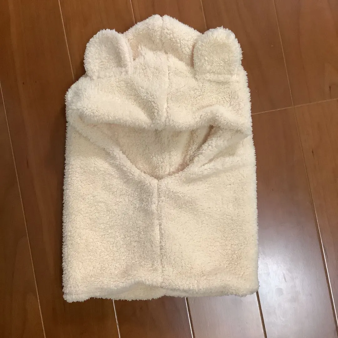 Thumbnail of Fluffy hood