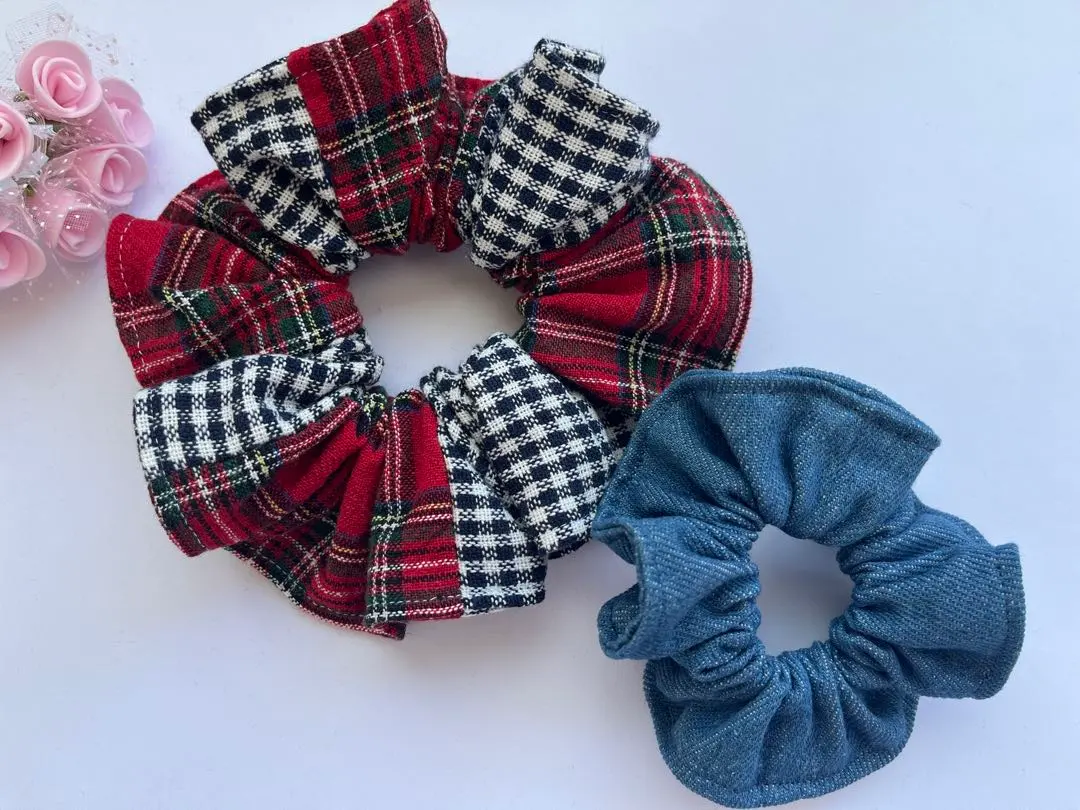 Thumbnail of Set of 2 scrunchies: large and small, featuring a check pattern and denim.