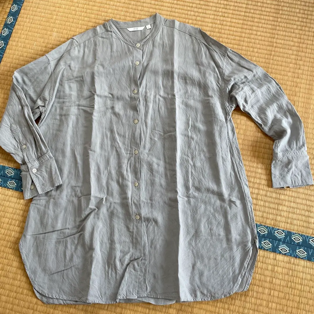 Thumbnail of UNIQLO Gray Band Collar Long Sleeve Shirt