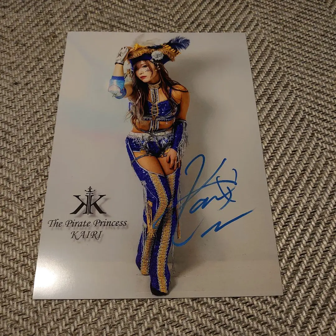 KAIRI サイン入りポートレート① WWE スターダム Yahoo!オークション - スターダム 元WWE 直筆サイン入り ポート