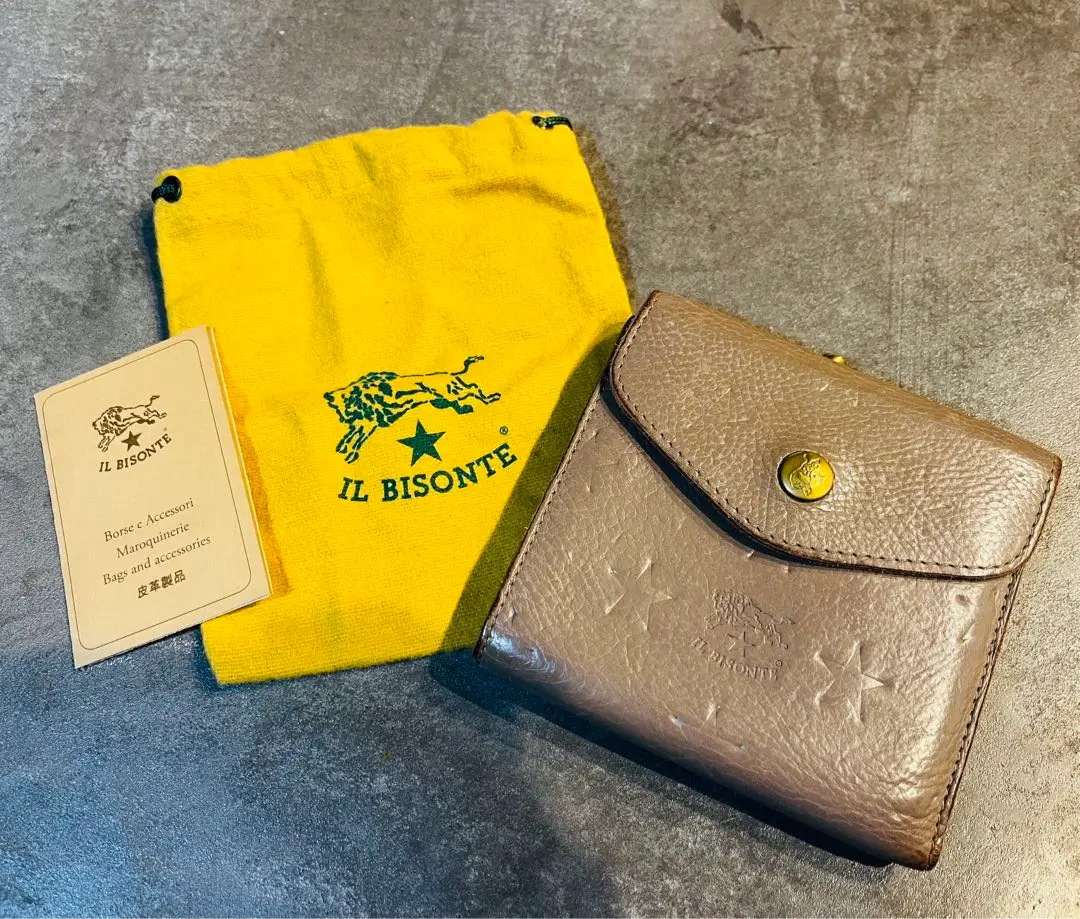 美品⭐︎限定カラー⭐︎星型押し⭐︎IL BISONTE,レディース,メンズ,折り財布 ⭐︎限定カラー⭐︎星型押し⭐︎IL BISONTE,レディース,メンズ