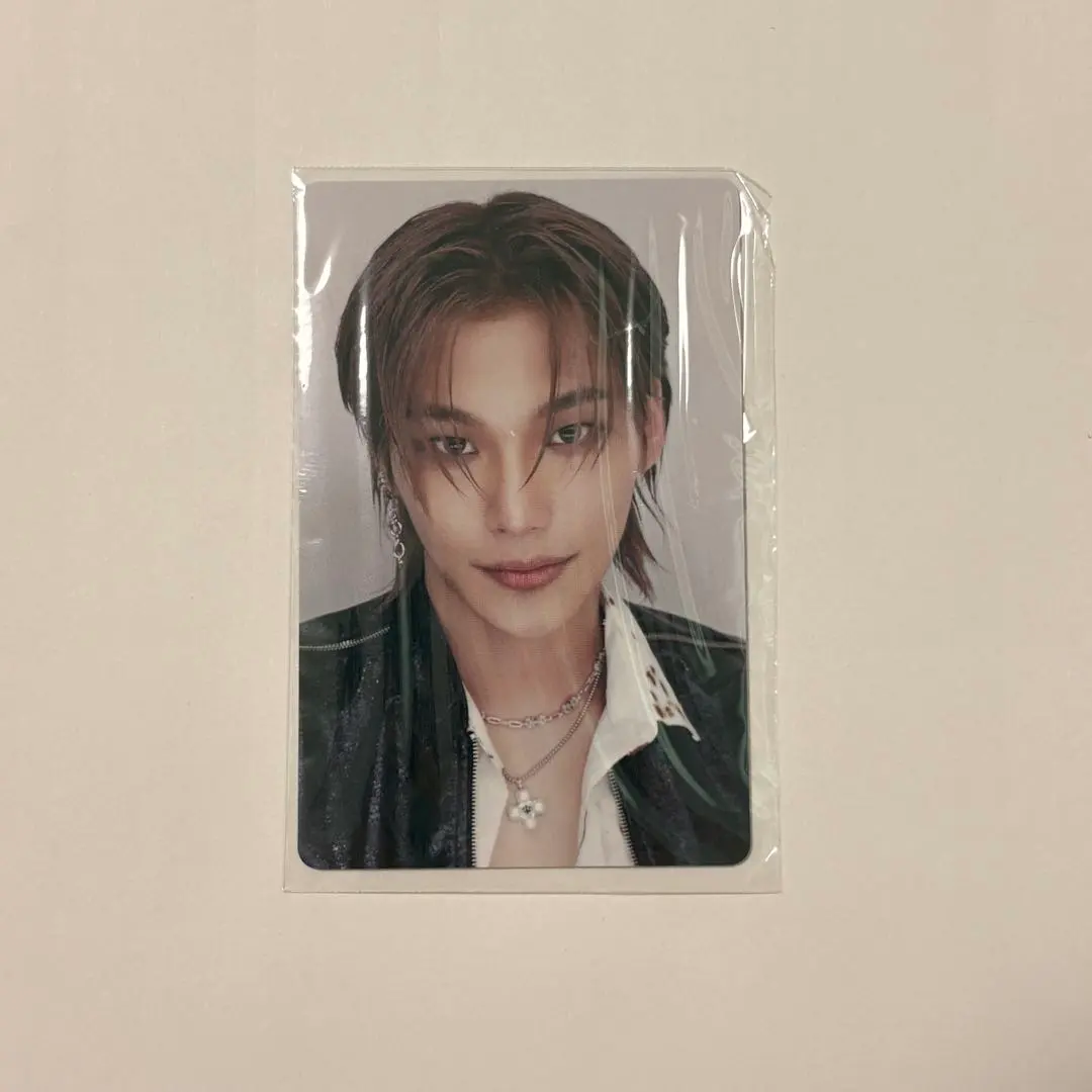 Thumbnail of EVNNE Hanbin trading card