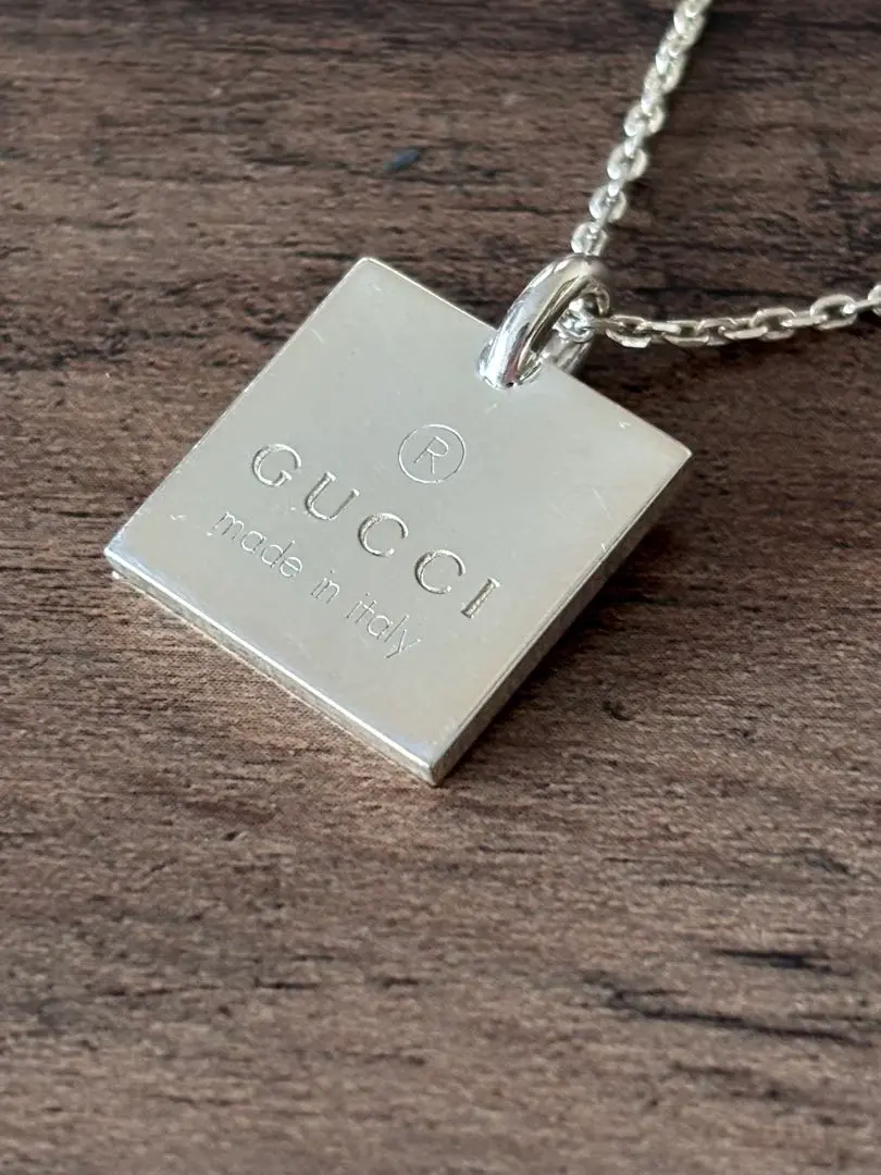 GUCCI グッチ223514 シルバー四角プレートネックレス GUCCI グッチ223514 シルバー四角プレートネックレス (GUCCI