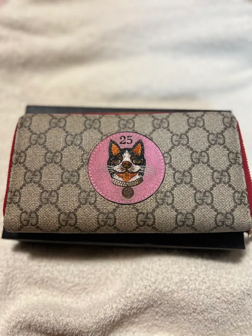 GUCCI 犬　チャーム　ボストンテリア　グッチ ドッグ シェイプ バッグ チャームベージュ＆ダークブラウン