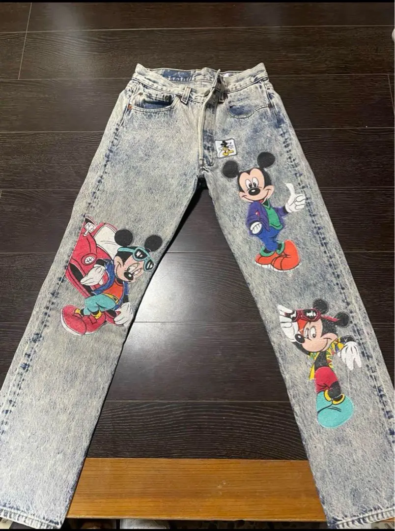 【希少】TOO CUTE ルーニー・テューンズ ビンテージデニムショートパンツ 希少】TOO CUTE ルーニー・テューンズ ビンテージデニムショート