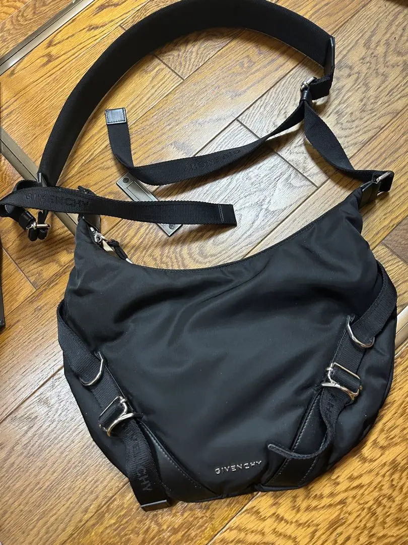 【SALE】ヴォワイユー ローラーバッグ ナイロン ヴォワイユー ローラーバッグ グレインレザー - ブラック