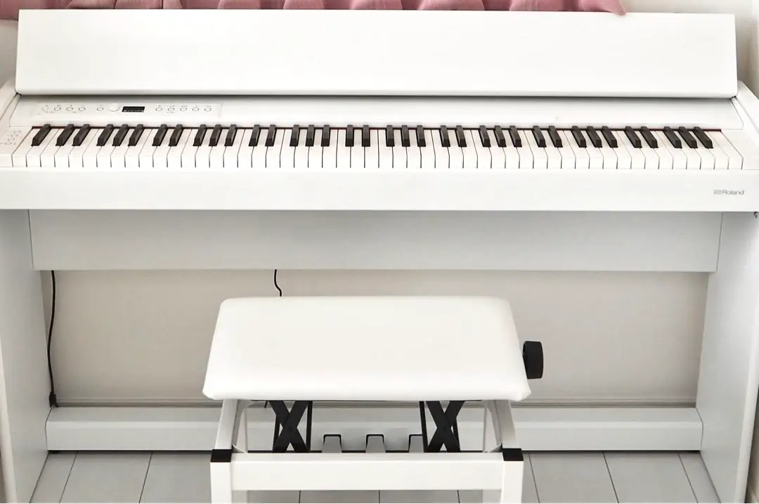 ★54306【電子ピアノ】ROLAND　F701WH　　22年製 ☆54306【電子ピアノ】ROLAND F701WH 22年製