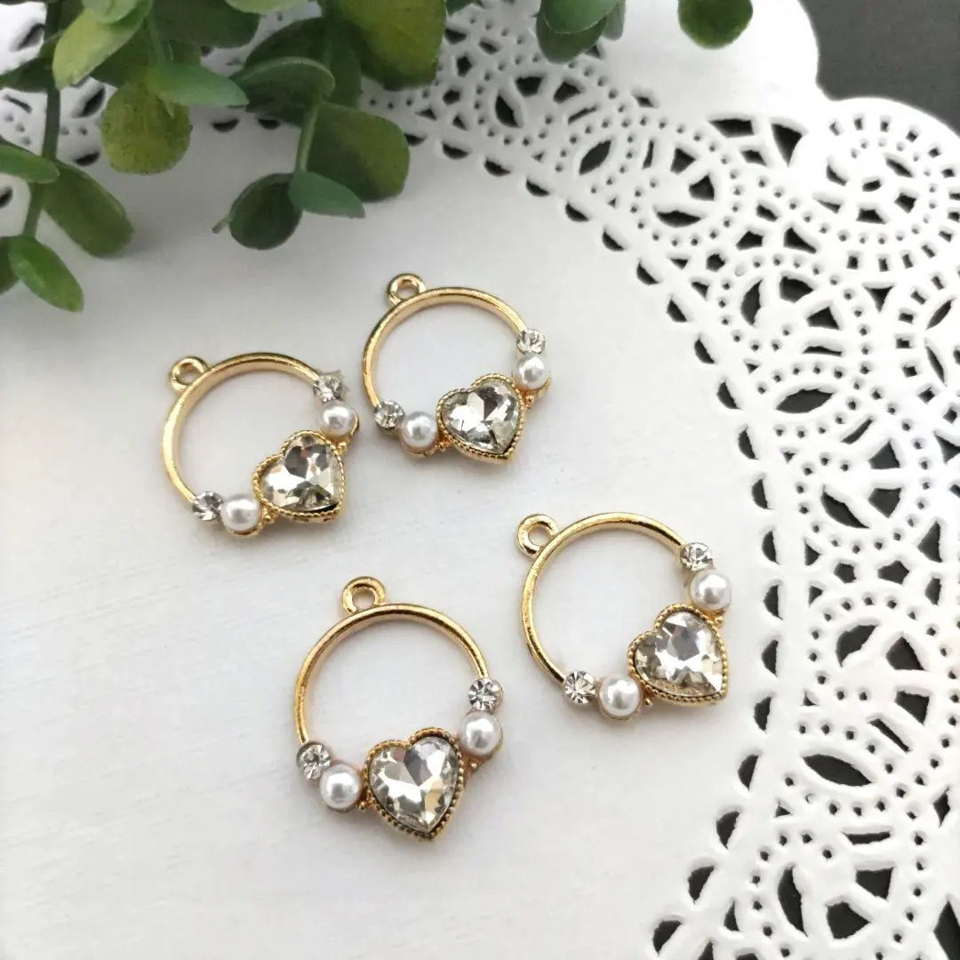 Thumbnail of Heart Charm A-grade glass stone pearl clear