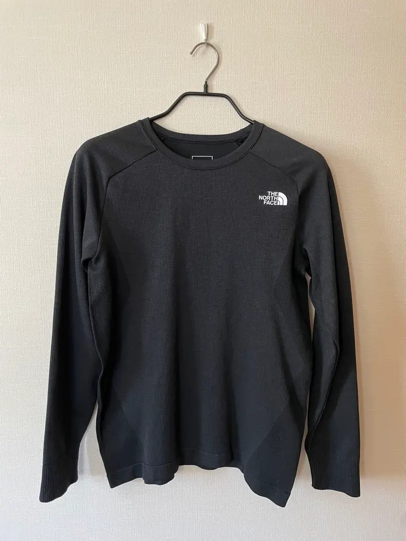 Thumbnail of THE NORTH FACE Black Long Sleeve T-shirt / Women's L