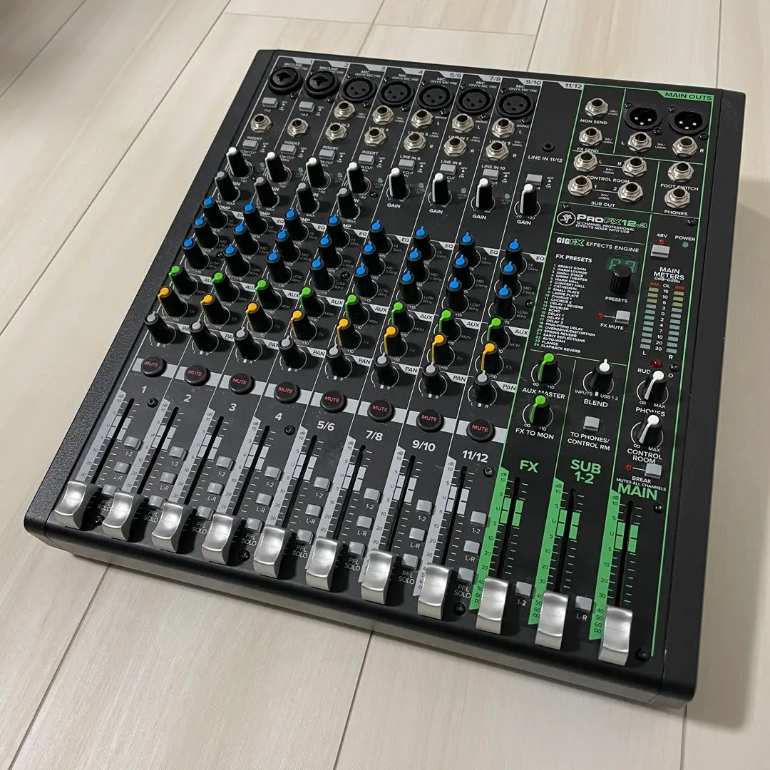 週末限定セール】 美品 中古 MACKIE ミキサー ProFX12v3