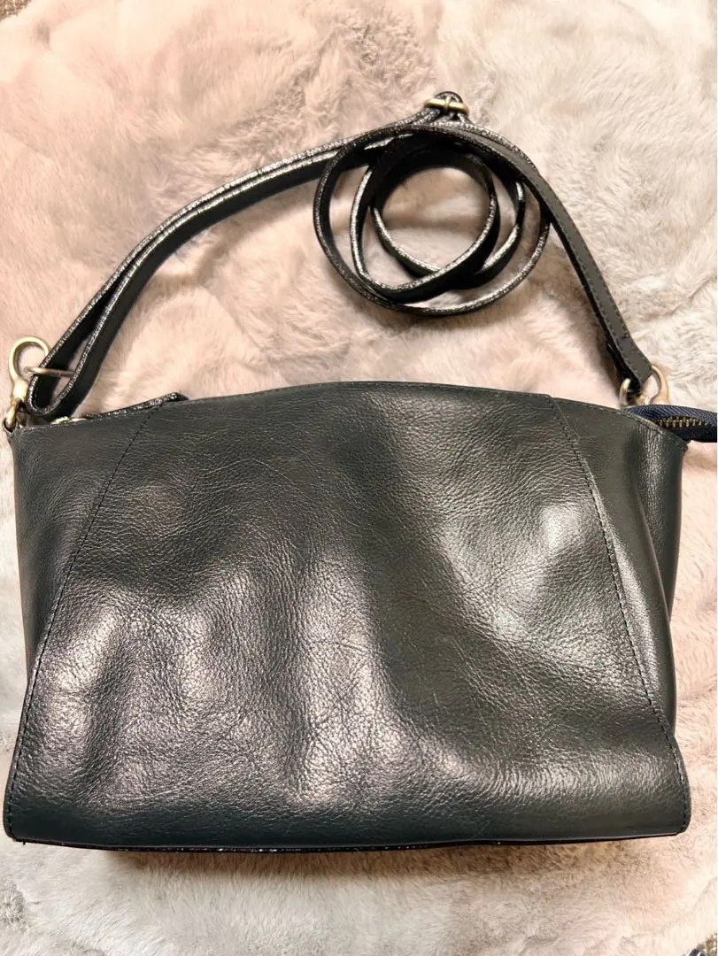 Thumbnail of Dark green leather shoulder bag